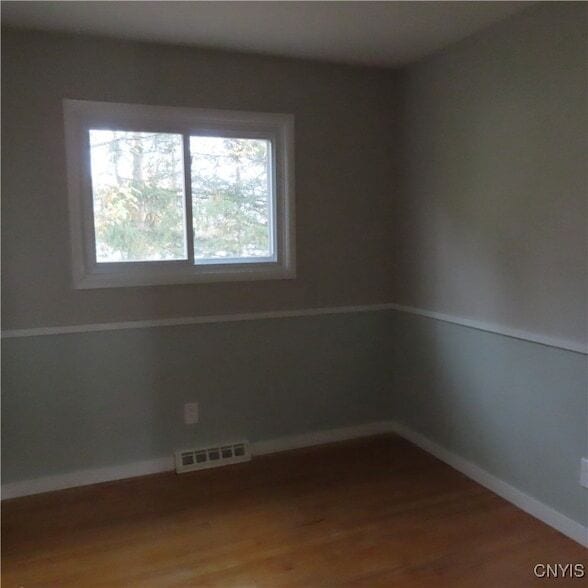 Building Photo - 7843 Glenwood Dr N