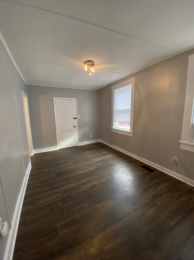Living Room - 29 E Pomfret St