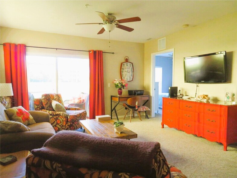 Building Photo - 2140 Heron Lake Dr
