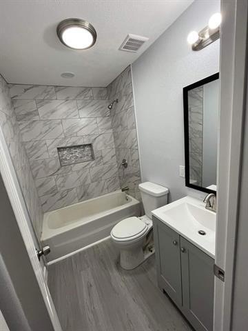 Building Photo - 500 Water