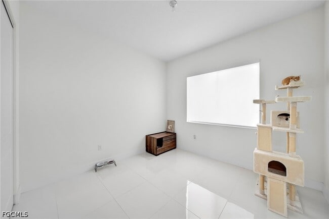 Building Photo - 5043 Ofanto Ln