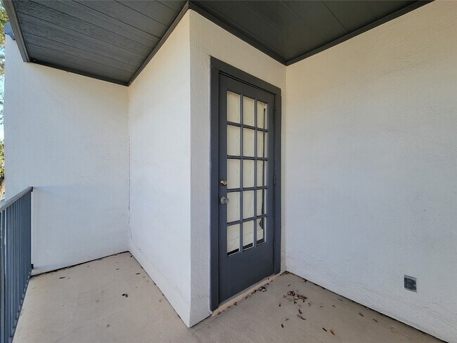 Building Photo - 1300 Augusta Dr