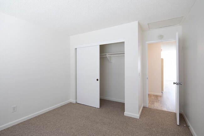 Building Photo - *OPEN HOUSE: 8/23 9-10AM* BEAUTIFUL Remode...