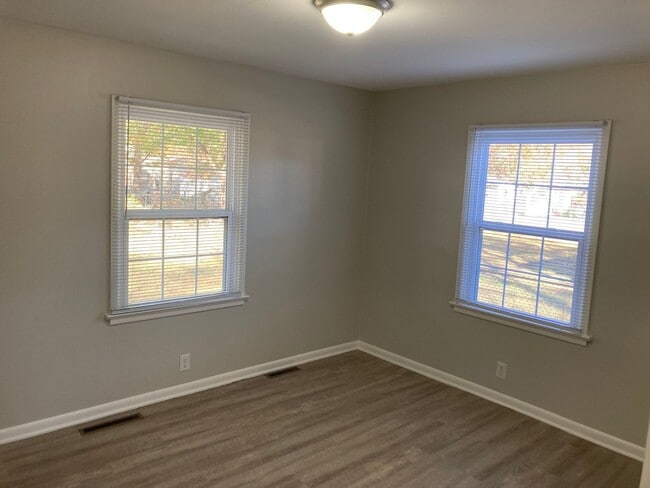 Building Photo - 3 Bedroom and 1 Bath House in Haysville