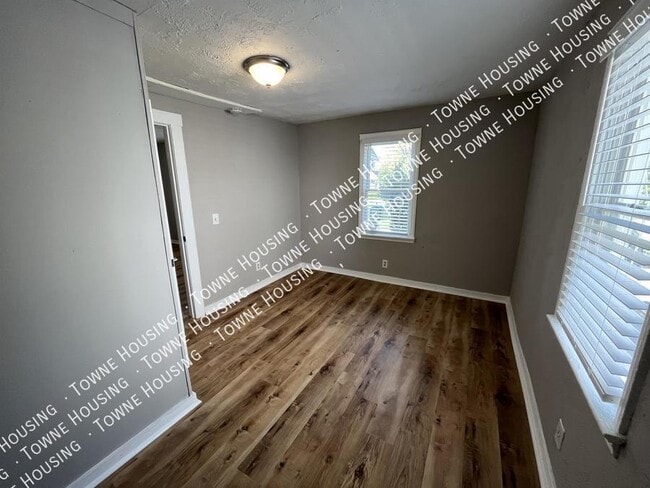 Building Photo - 80 Charlotte St