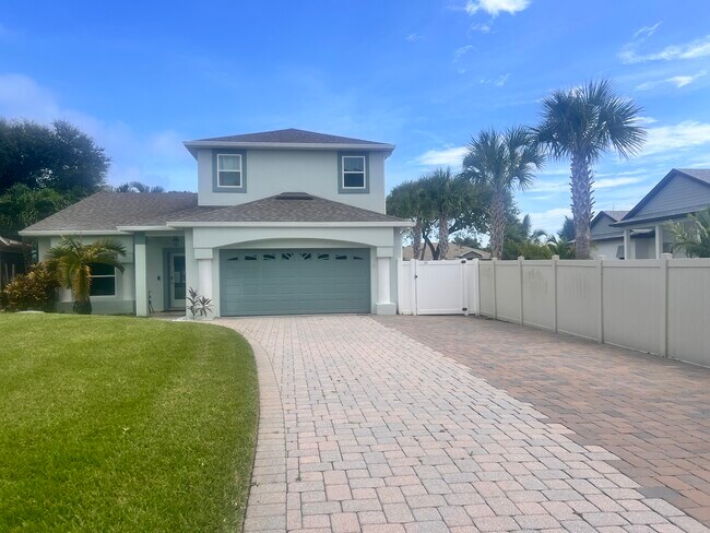 Primary Photo - 195 River Dr