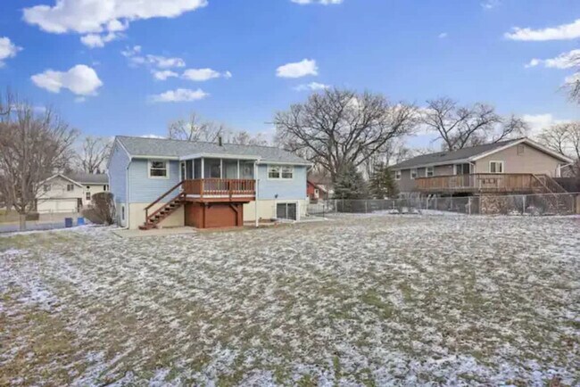 Building Photo - 1523 Bates Ln