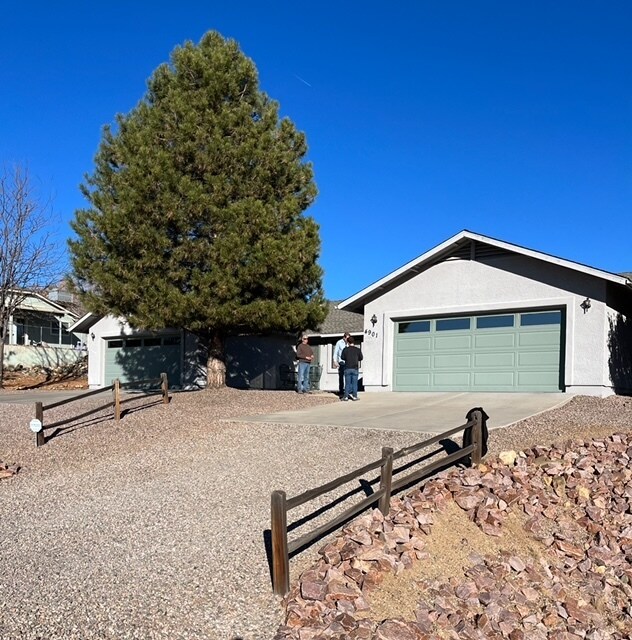 Building Photo - 4901 N Shadow Ln