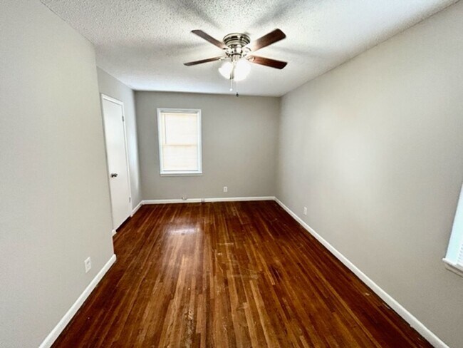 Building Photo - 5003 NW Stag Run Cir