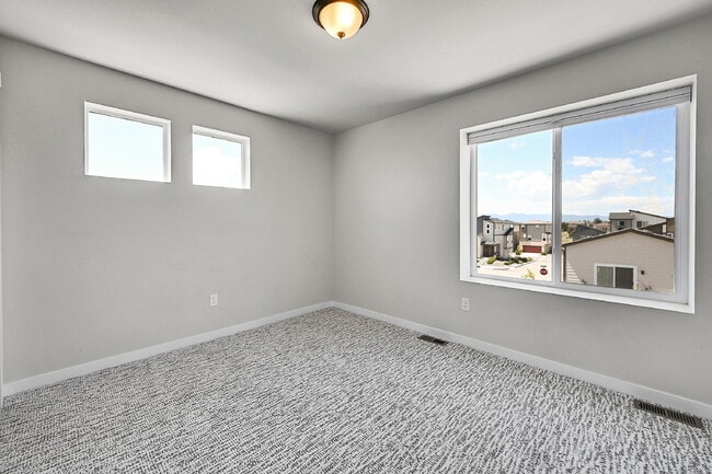 Building Photo - $2,650 - 4 bed, 3.5 bath updated home in C...