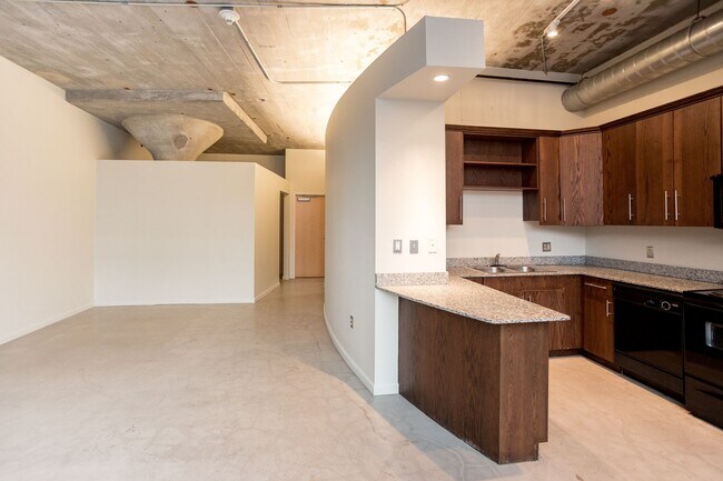 Interior Photo - Graphic Arts Lofts