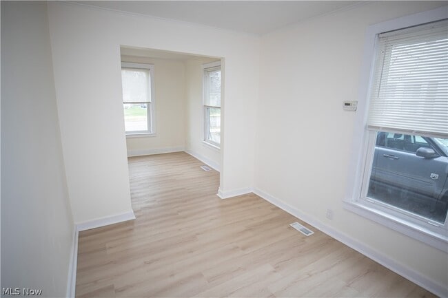 Building Photo - 112 Chestnut St