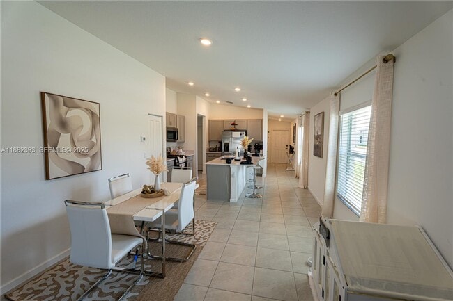 Building Photo - 6172 NW Sweetwood Dr