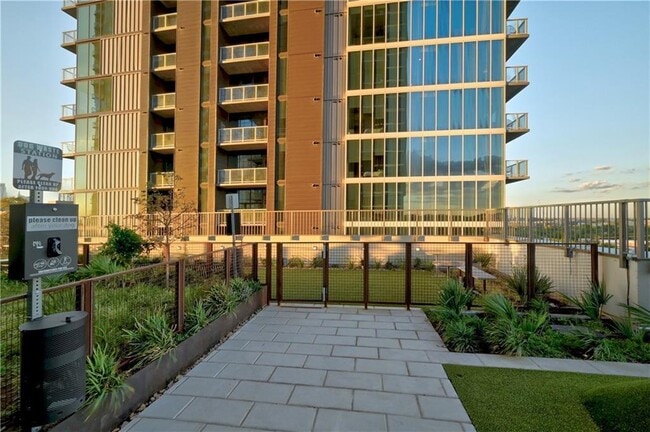 Building Photo - 44 East Ave