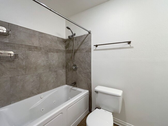 Building Photo - Upgraded 1B/1BA Condo in Spring Valley w/ ...