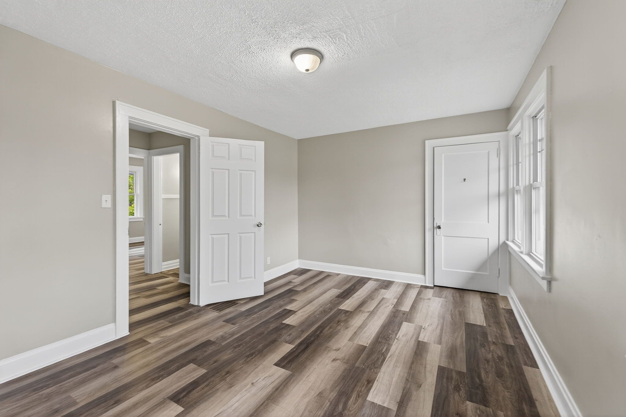 Building Photo - 1123-1125 S Ohio Ave