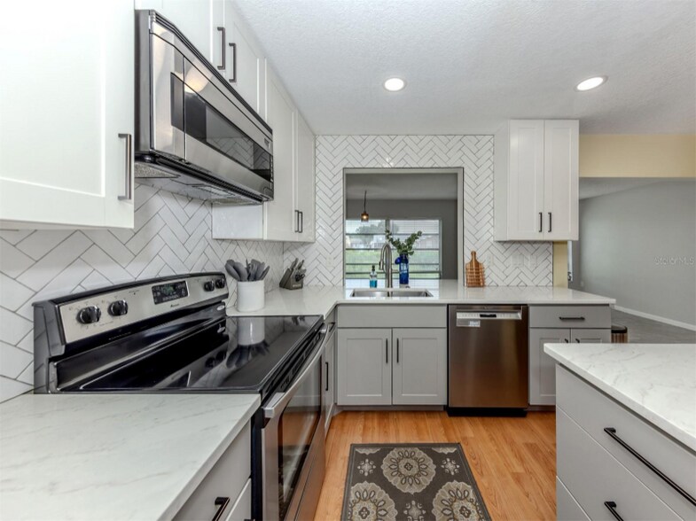 Building Photo - 8122 Trionfo Ave