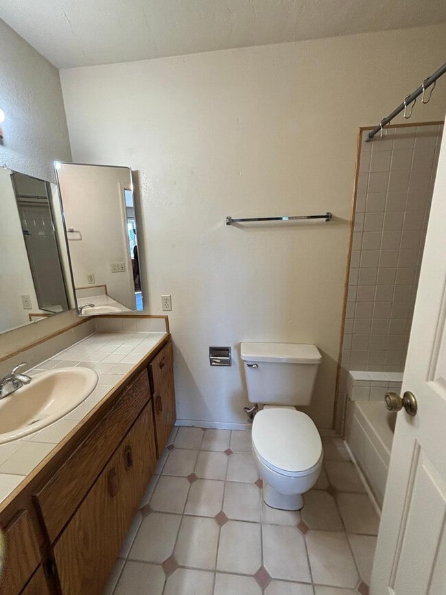 Building Photo - 1584 Sandy Ln