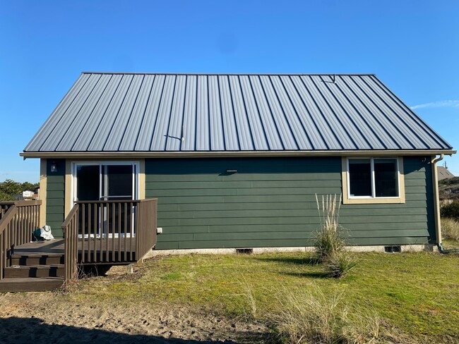 Building Photo - 451 Skylark St SW