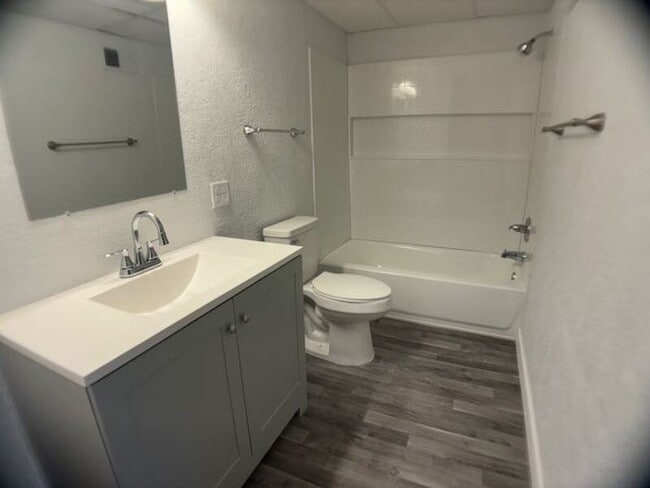 Building Photo - 3207 W Willow Knolls Dr
