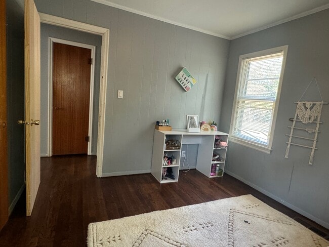 2nd Bedroom - 924 E 5th St