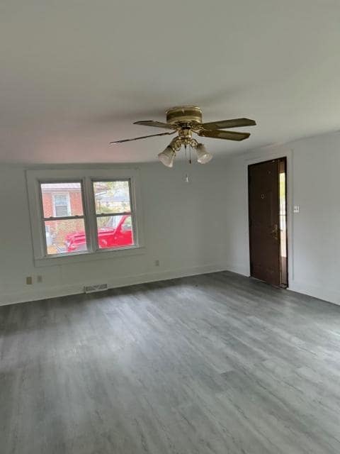 Building Photo - 1312 Standish St