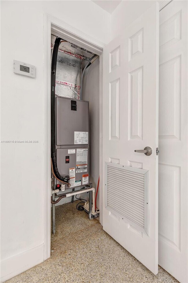 Building Photo - 43 Glen Royal Pkwy