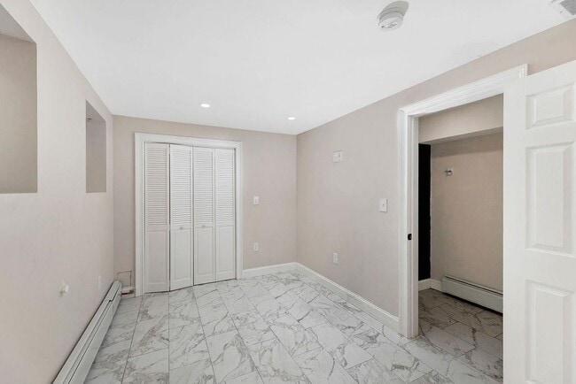 Building Photo - 385 Fairmount Ave