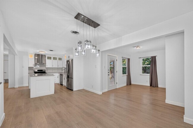 Building Photo - 13749 Pyramid Dr