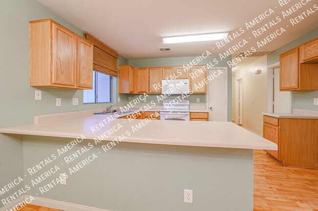 Building Photo - 1104 S 238th Dr