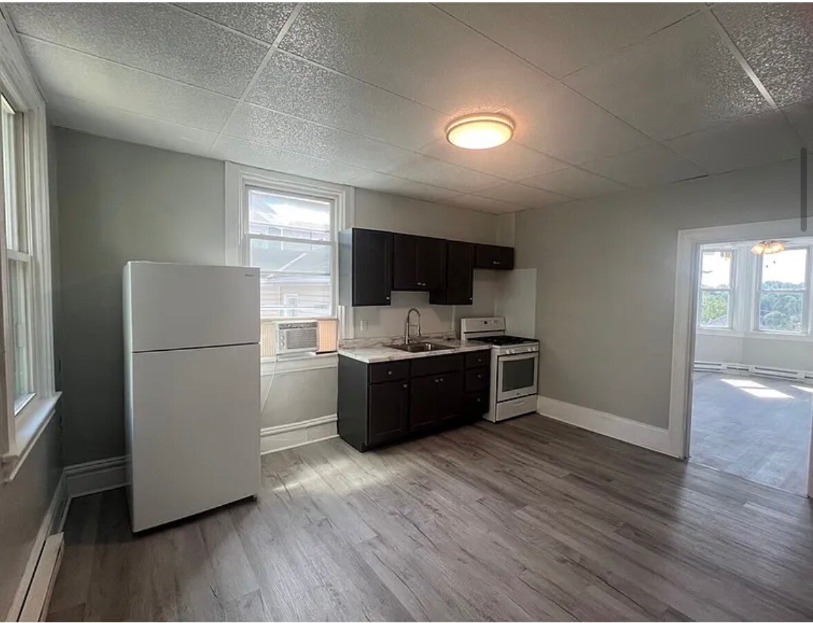 Building Photo - 1425 Methyl St