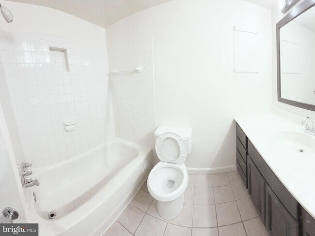 Building Photo - 7716 Hanover Pkwy