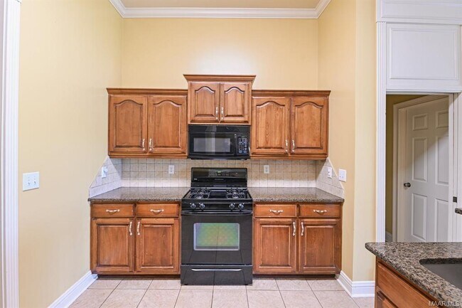 Building Photo - 8318 Chadburn Way