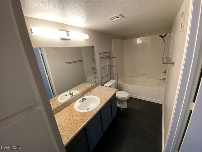 Building Photo - 555 E Silverado Ranch Blvd