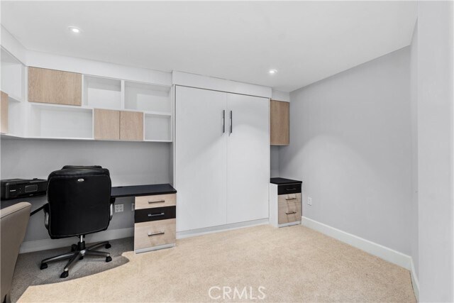 Building Photo - 5042 Scholarship