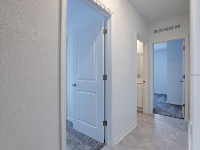 Building Photo - 602 Bell Prairie Cir