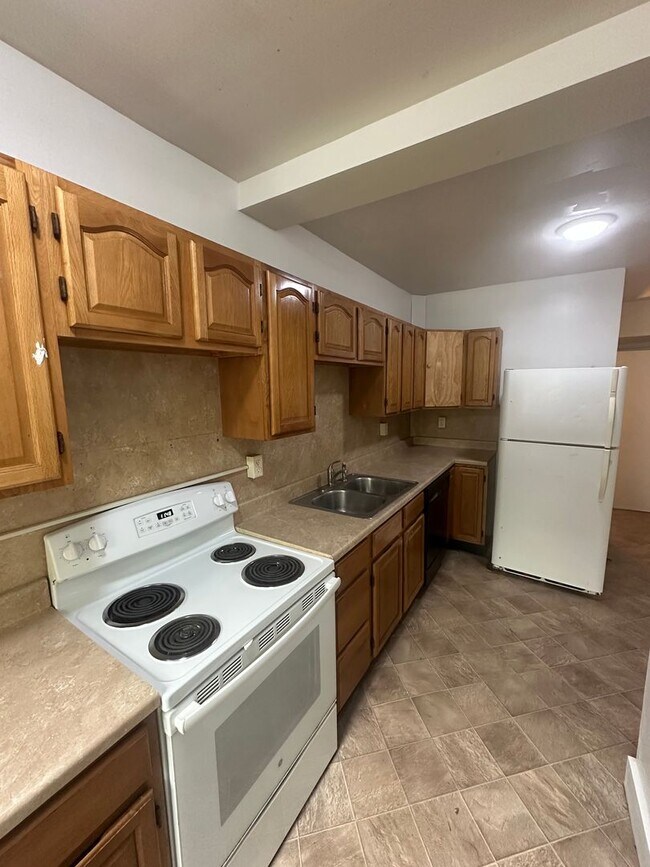 Building Photo - 731 S Beaver St