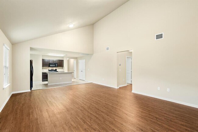 Building Photo - 609 Topaz Ln