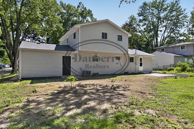 Building Photo - 6946 Kinsman Dr