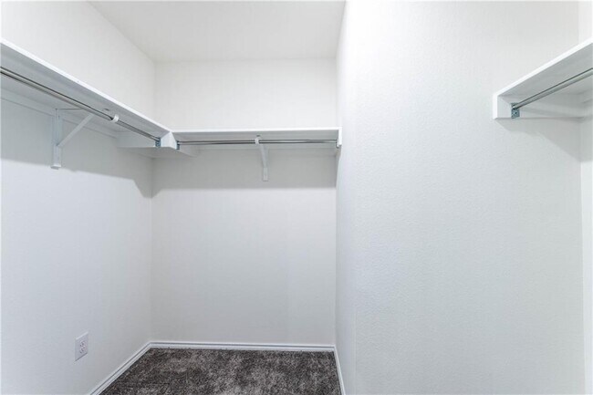 Building Photo - 316 Los Cobos Ln