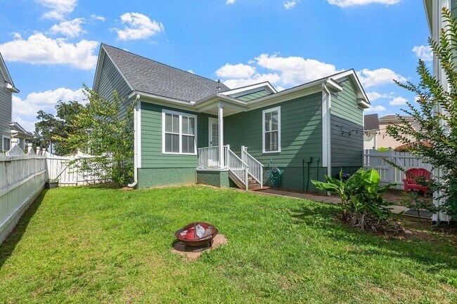 Building Photo - 3034 Cummings Ave