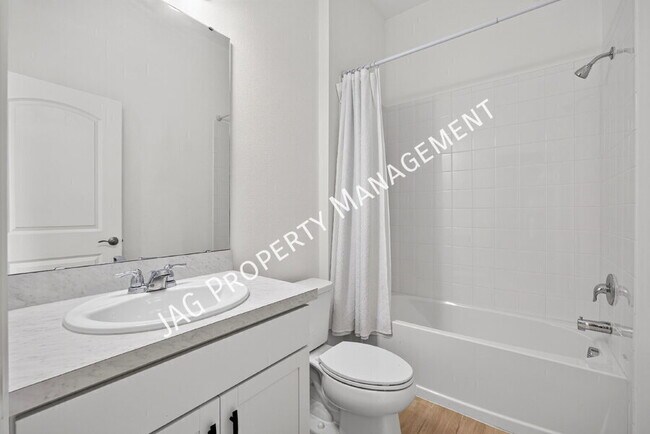 Building Photo - 2199 Emerald Springs Dr