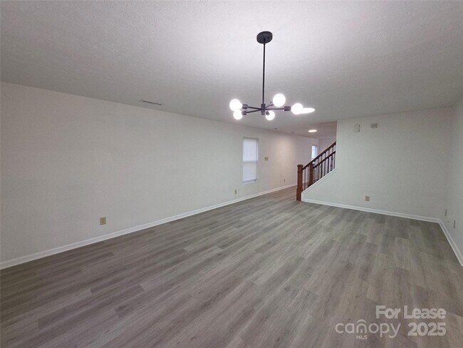 Building Photo - 7014 Sycamore Grove Ct