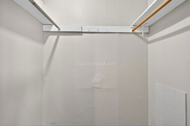 Building Photo - 7349 SE Evergreen St