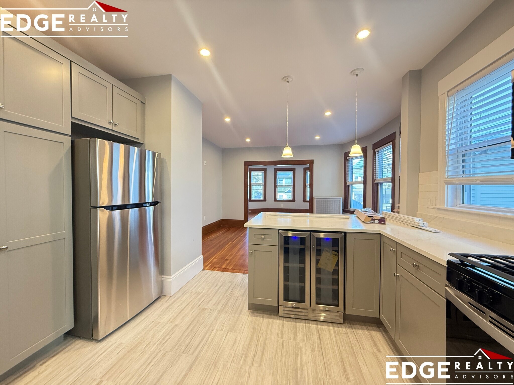 Building Photo - 62 Turner St