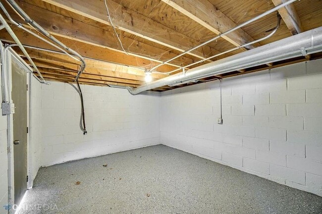 Building Photo - 2134 Atchison Ave