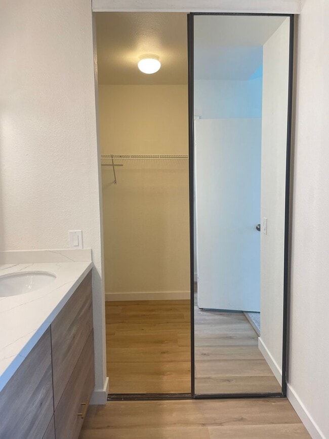 Building Photo - Stylish 3-Bedroom Retreat in the Highly De...