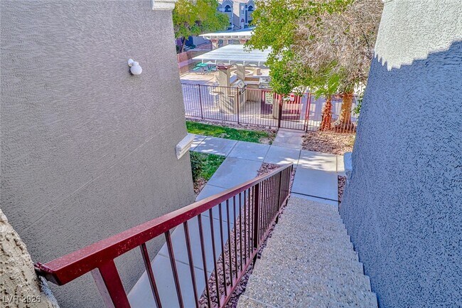 Building Photo - 5055 W Hacienda Ave