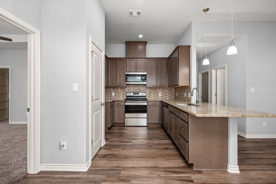 Building Photo - 1314 Antone St