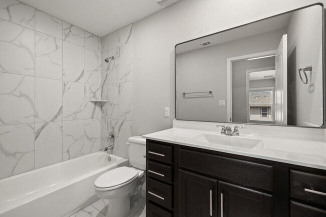 Building Photo - 718 Tinton Falls Ln